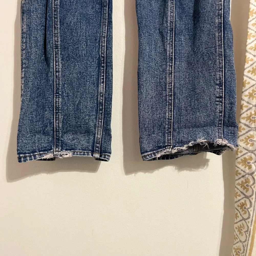 Abercrombie & Fitch Ultra High Rise Mom Jeans - size 12 - Picture 7 of 7
